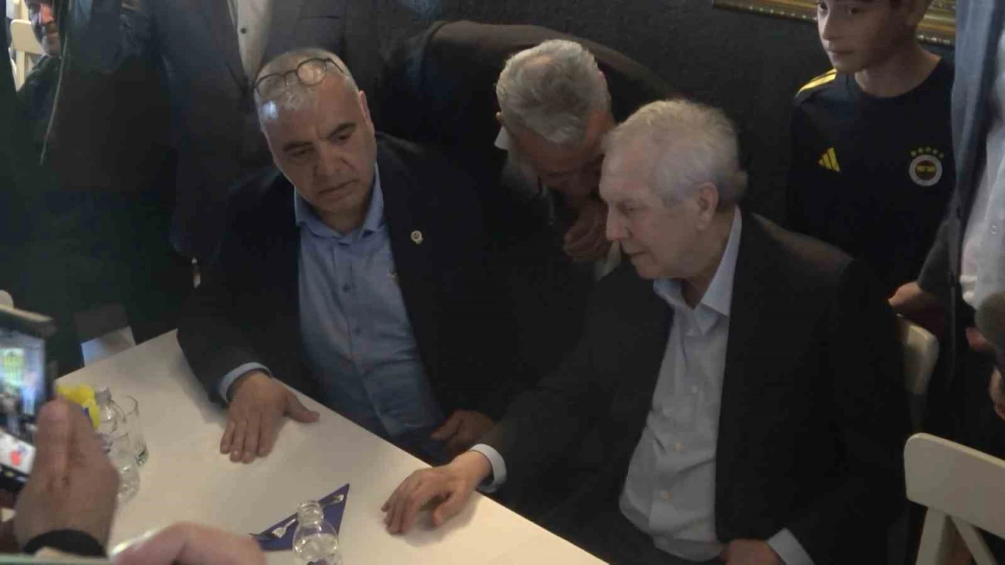 Aziz Yıldırım, Yalova Fenerbahçeliler Derneği’ne ziyaret etti