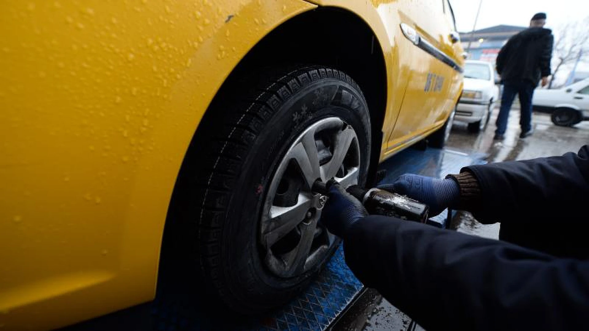 Ticari taşıtlarda kış lastiği zorunluluğu başladı