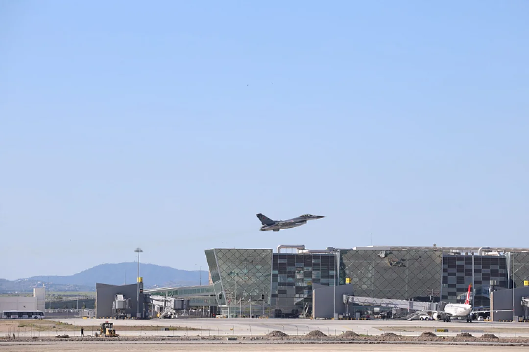 6 Türk F-16'sı KKTC'ye konuşlandırıldı