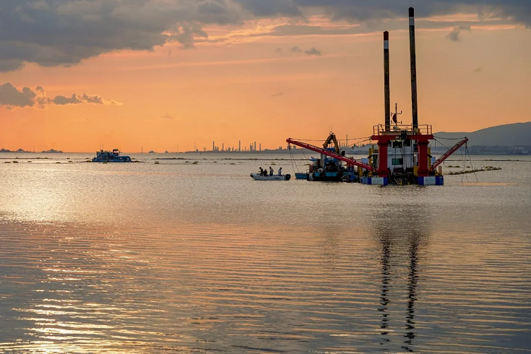 İzmit Körfezi 110 bin kamyon çamurdan temizlendi