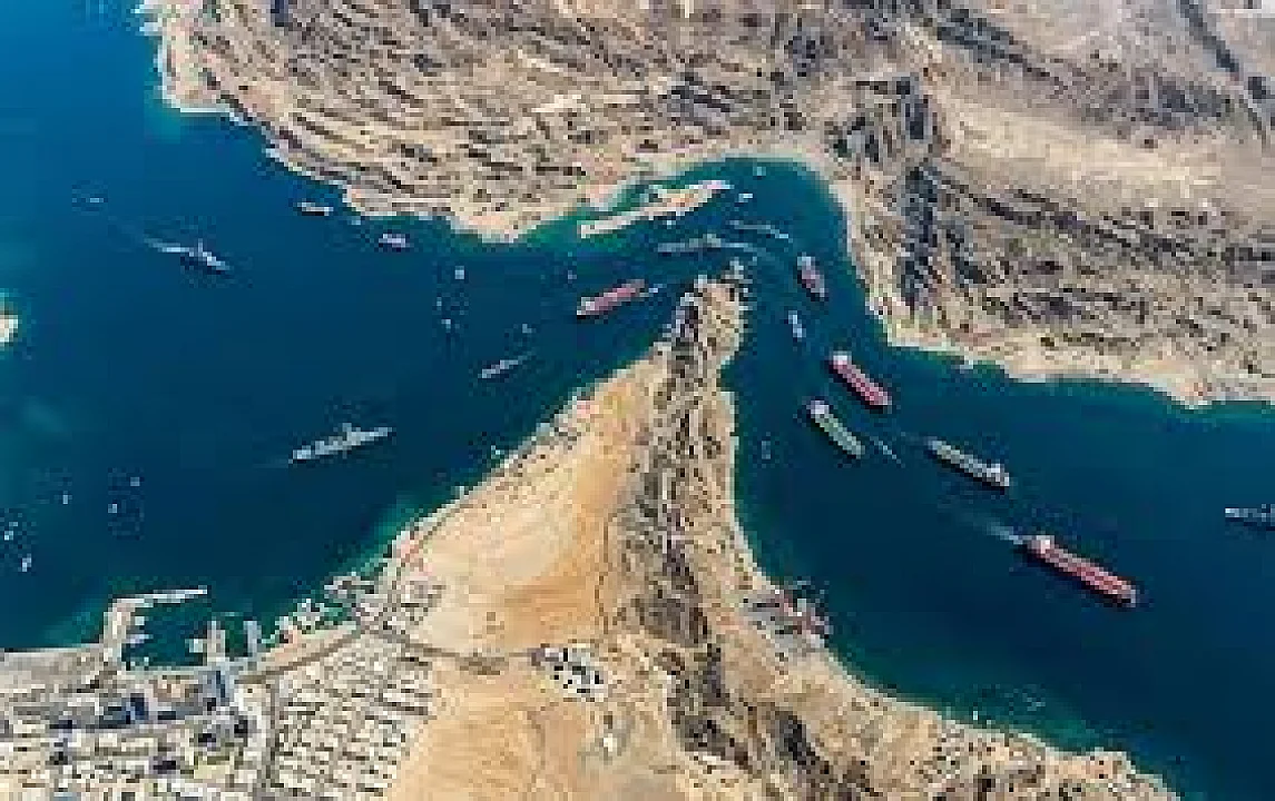 İran, Hürmüz Boğazı'nın ateşkes sürecinde açık olacağını açıkladı