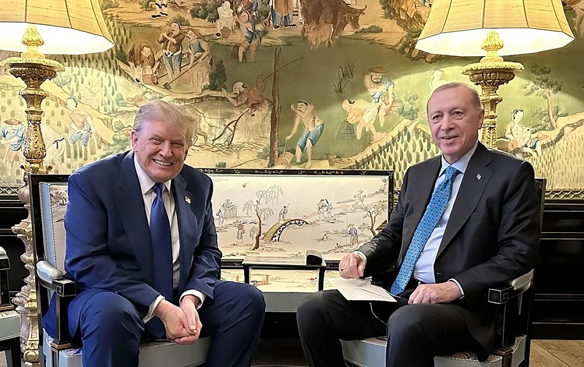 Trump ve Erdoğan Lahey'de bir araya geldi