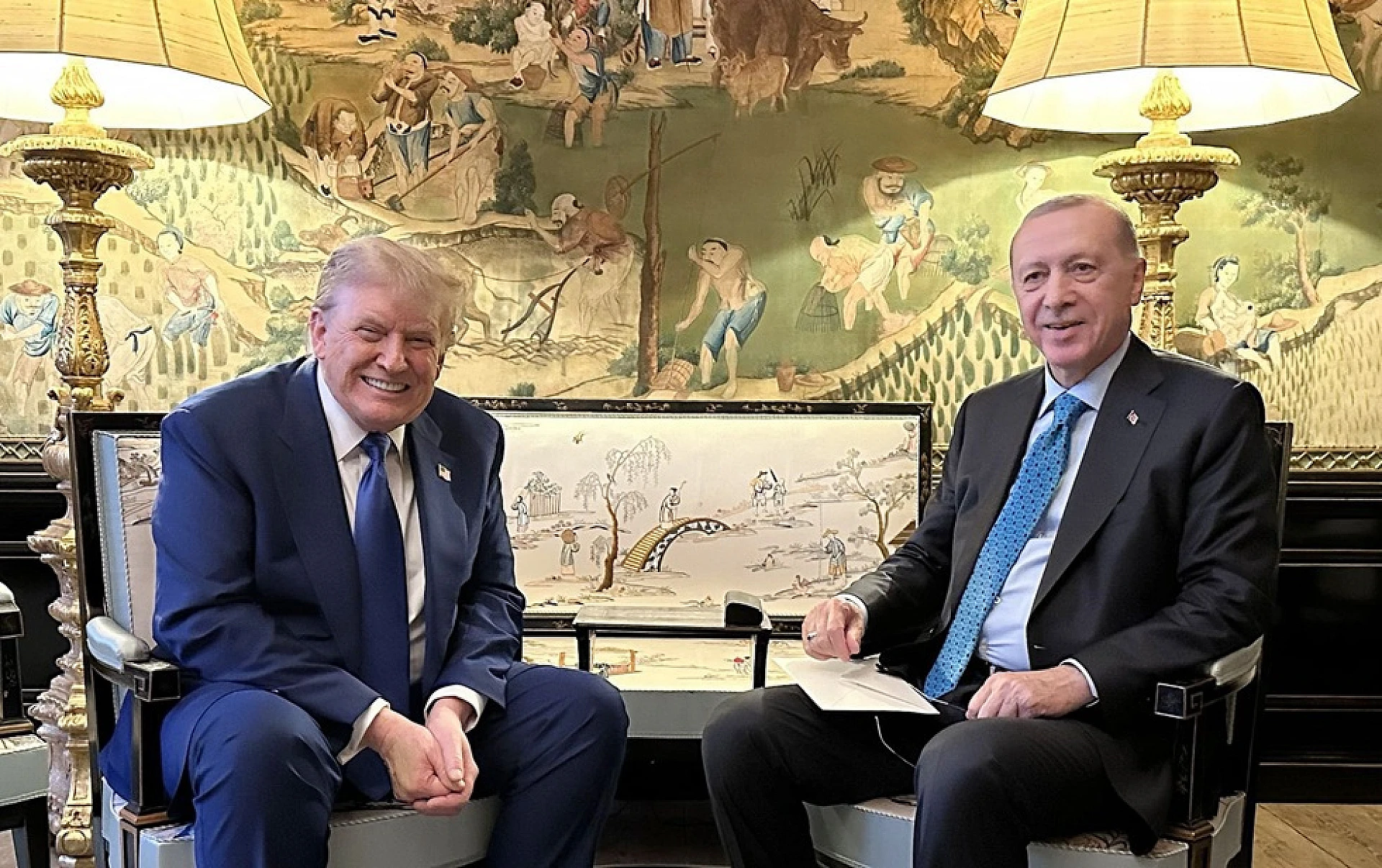 Trump ve Erdoğan Lahey'de bir araya geldi