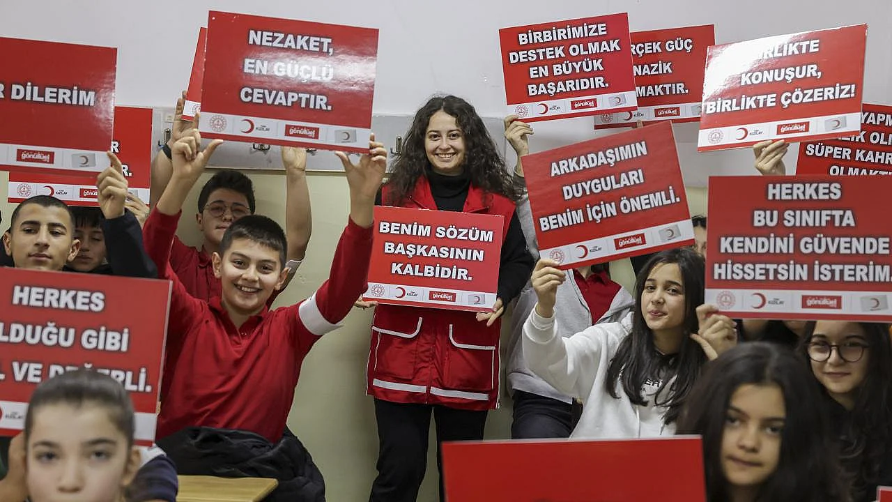 Türk Kızılaydan akran zorbalığına karşı yeni eğitim hamlesi