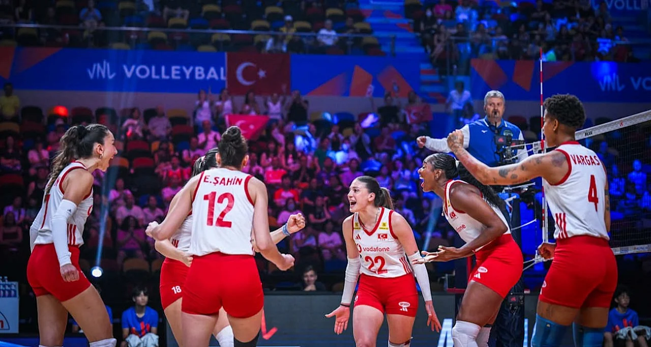 A Milli Kadın Voleybol Takımı, Milletler Ligi’nde yarı finale yükseldi