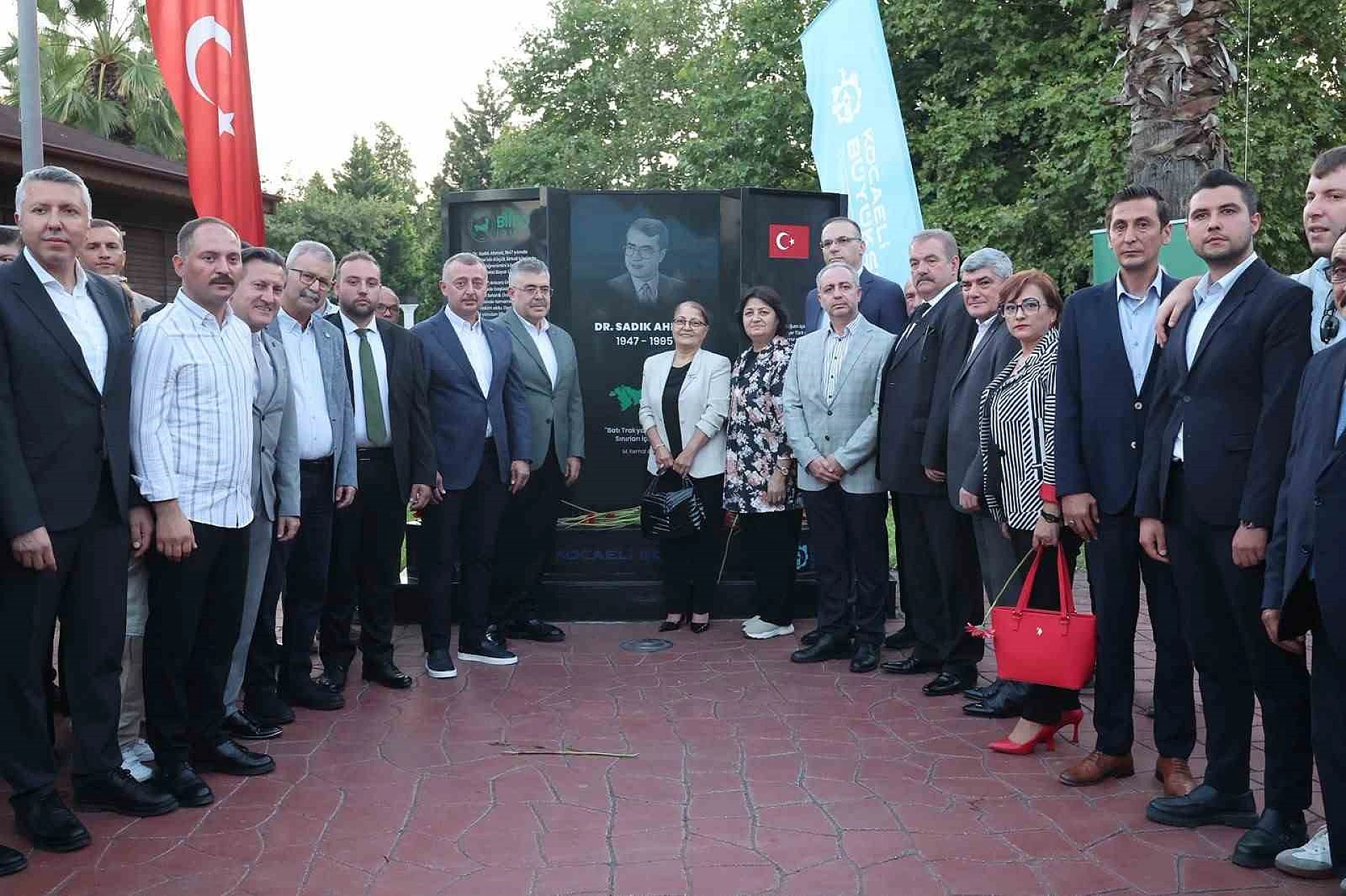Dr. Sadık Ahmet, vefatının 31. yılında İzmit’te düzenlenen törenle anıldı
