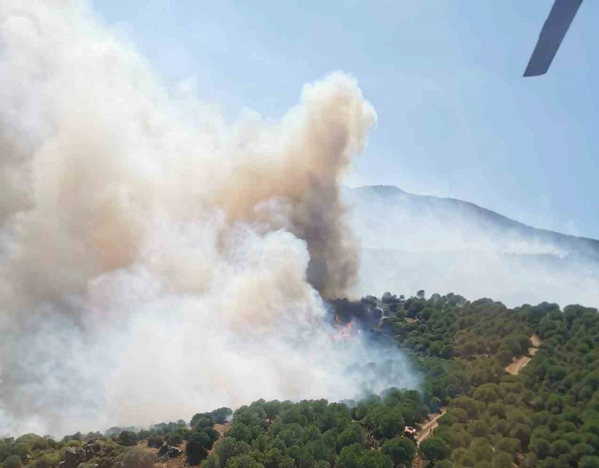 Bölgede soğutma çalışmaları sürüyor