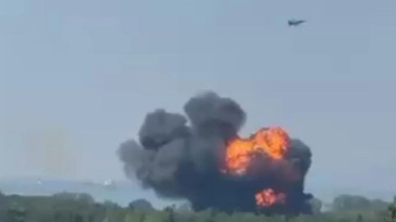 Yalova’da F-16 eğitim uçağının düşme anı kamerada