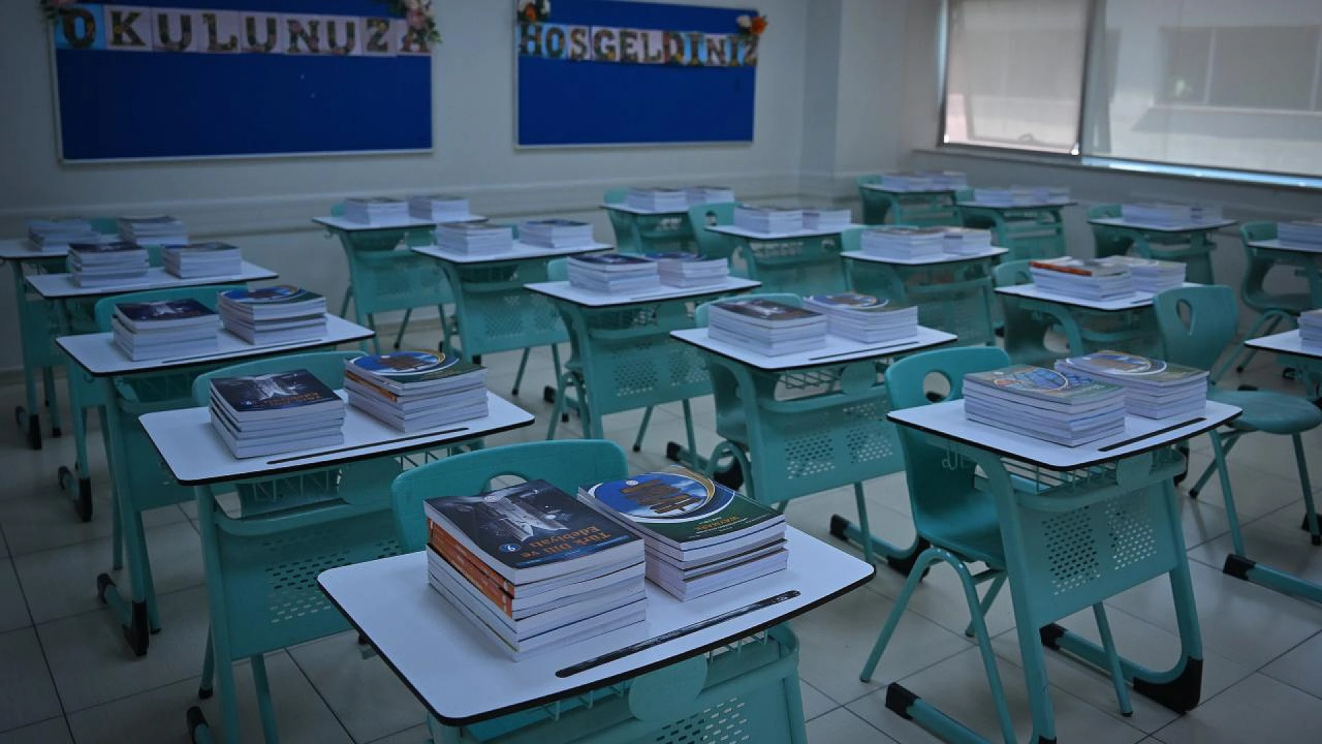 283 milyondan fazla ders kitabının okullardaki dağıtımına başlandı