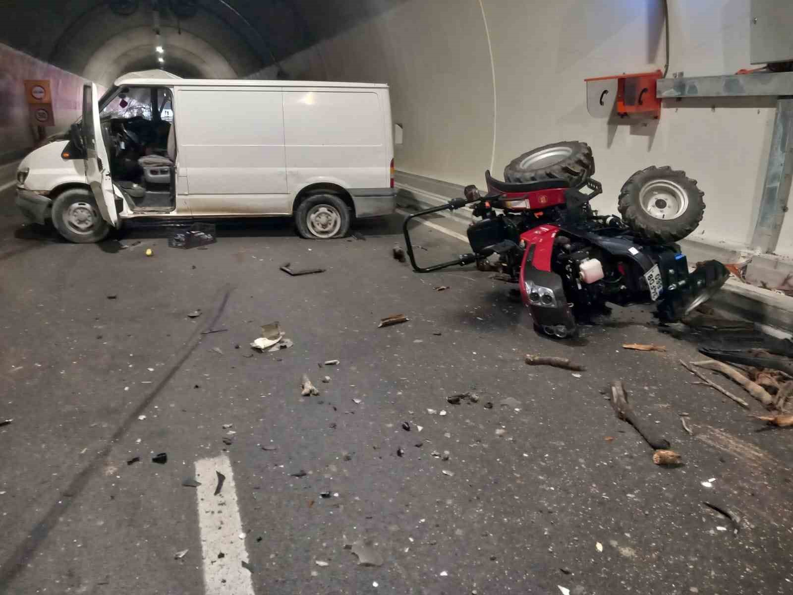 Çanakkale’de tünelde trafik kazası: 2 ağır yaralı