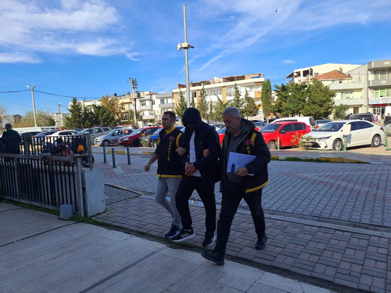 Bandırma’da çaldığı aracı Bursa’da bırakıp kaçan hırsız yakalandı