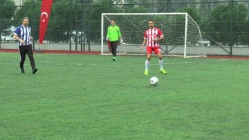 Hakim ve savcılar ile Pendik Ampute Futbol Takımı, Dünya Engelliler günü için sahada mücadele etti