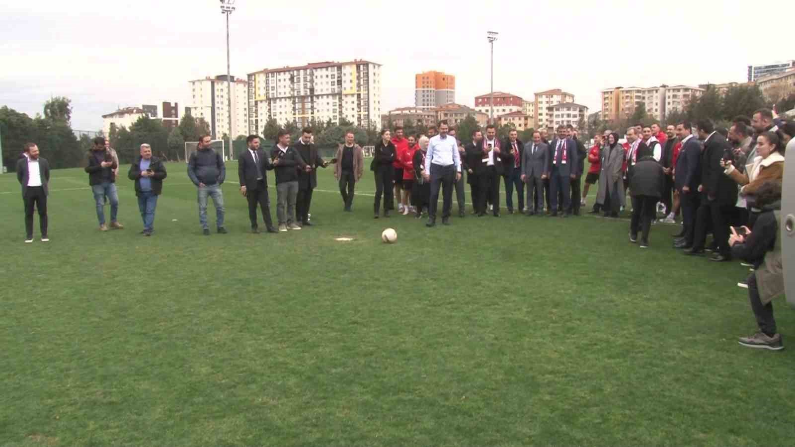 AK Parti İBB Başkan Adayı Kurum, Pendikspor kalecisine karşı penaltı kullandı
