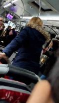 İstanbul’da “Çocuğuna niye akbil basmadın” kavgası kamerada: Otobüste ortalık karıştı, kadın çığlık çığlığa kaldı