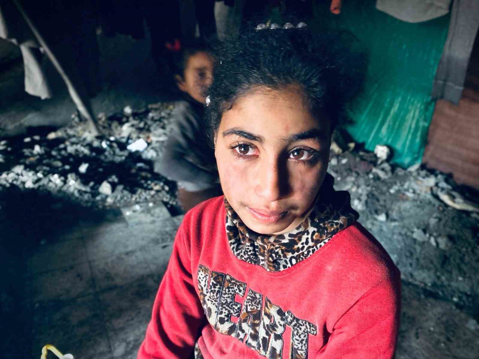 Gazzeliler sığındıkları enkaz halindeki binalarda yaşam mücadelesi veriyor