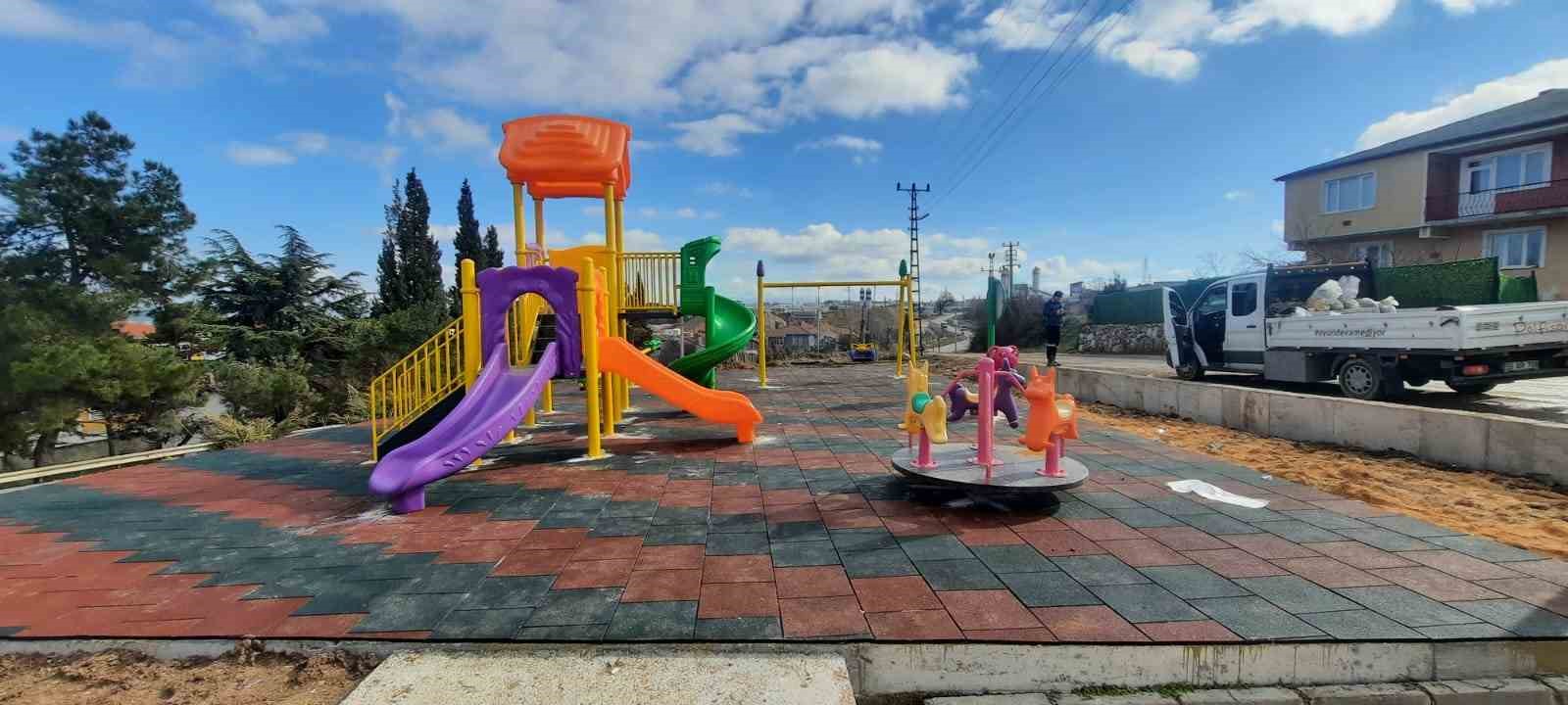 Belediyeden çocuklara iki yeni oyun alanı hazırlandı
