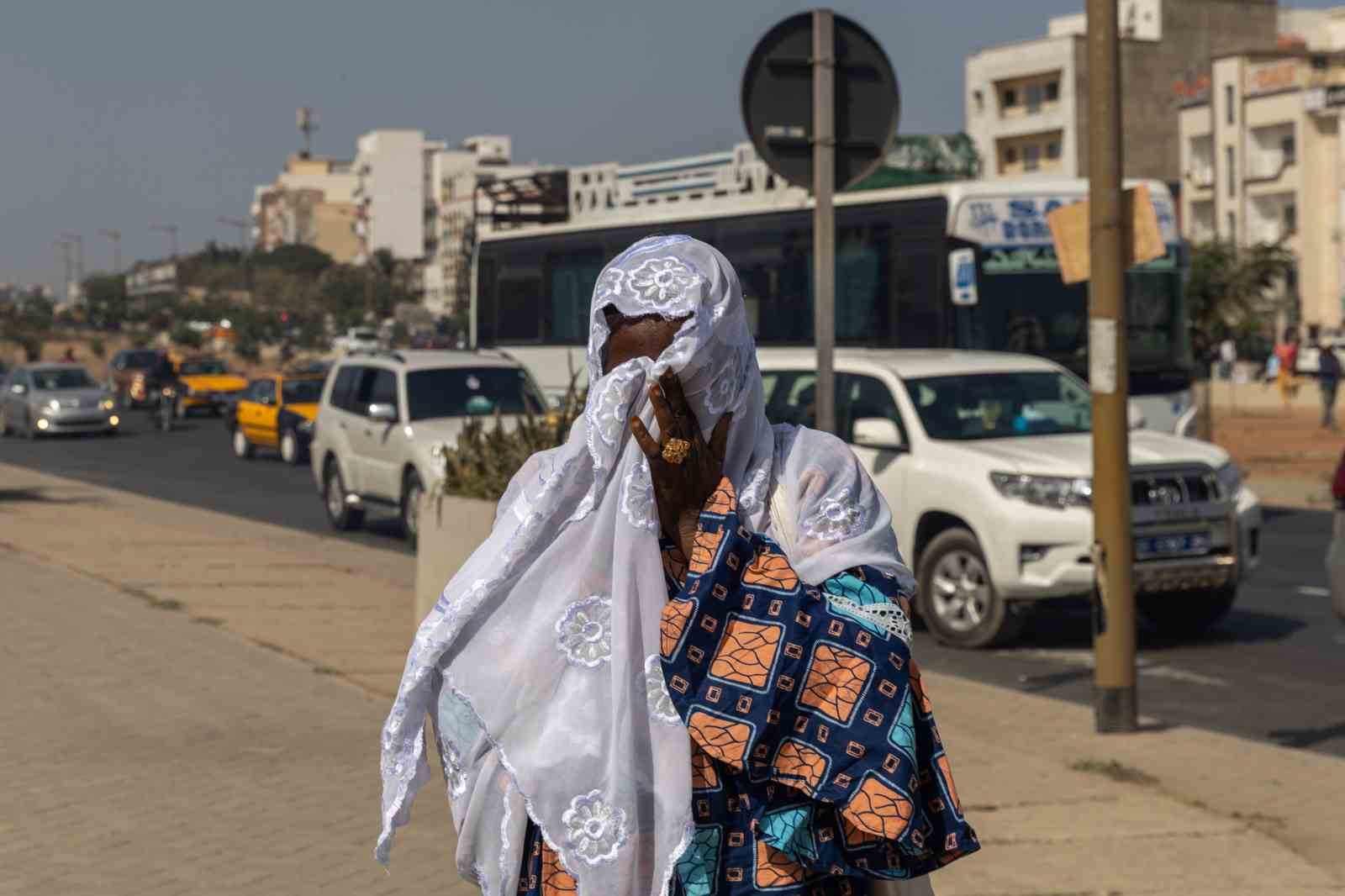 Senegal’de cumhurbaşkanlığı seçimlerinin ertelenmesi nedeniyle sokaklar karıştı