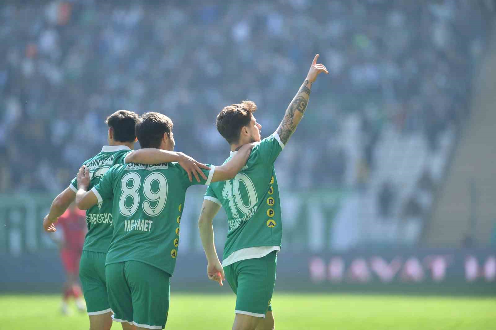 TFF 2. Lig: Bursaspor: 2 – Serik Belediyespor: 2